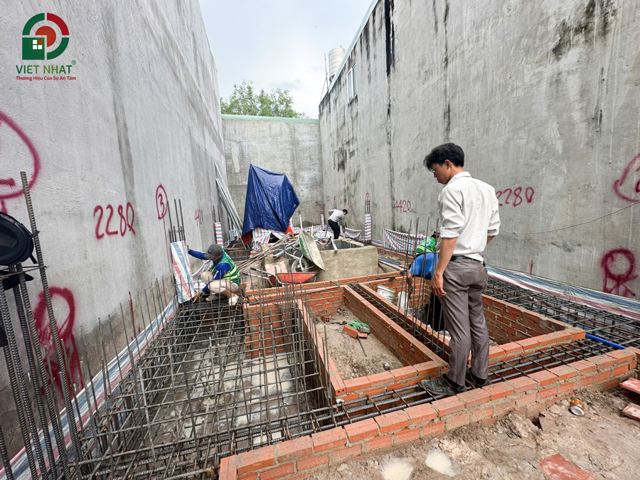 Hình ảnh thi công xây bê tông cốt thép móng nhà 3 tầng