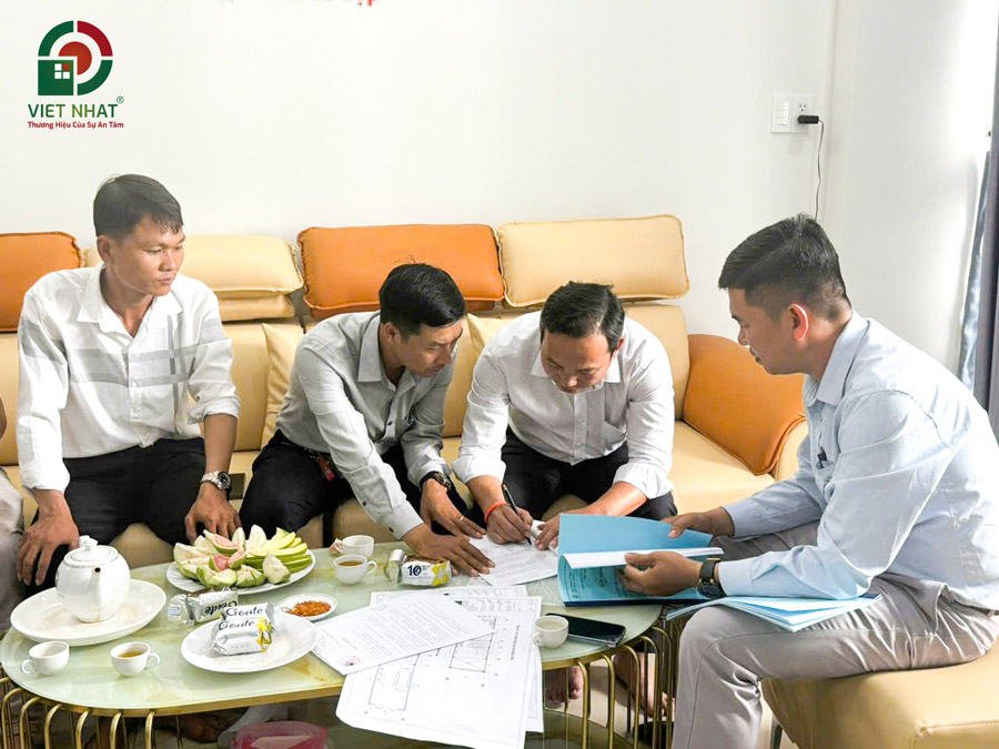 Việt Nhật Group ký hợp đồng xây nhà trọn gói Anh Trong ở tỉnh Bình Dương