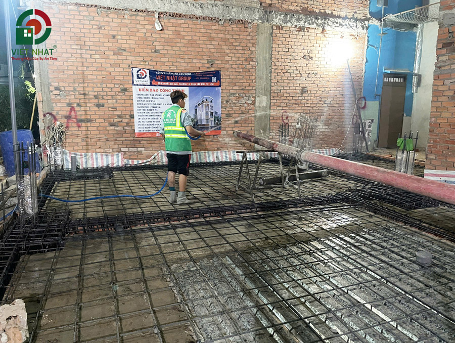 Hình ảnh thi công bảo dưỡng bê tông móng