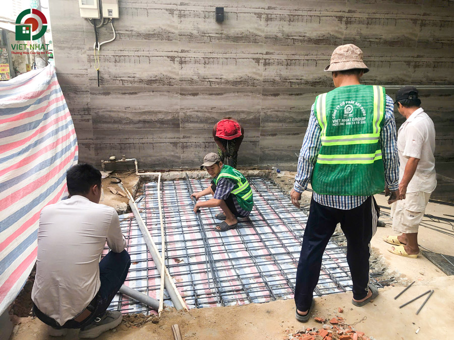 Hình ảnh thi công gia cố thép sân bê tông