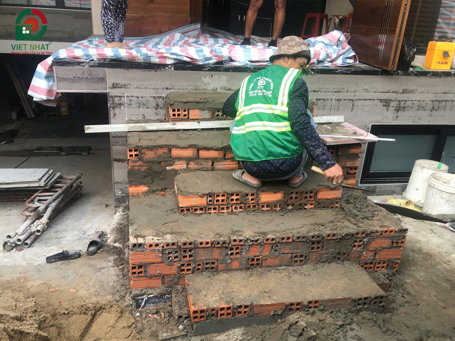 Hình ảnh thi công xây tô bậc tam cấp