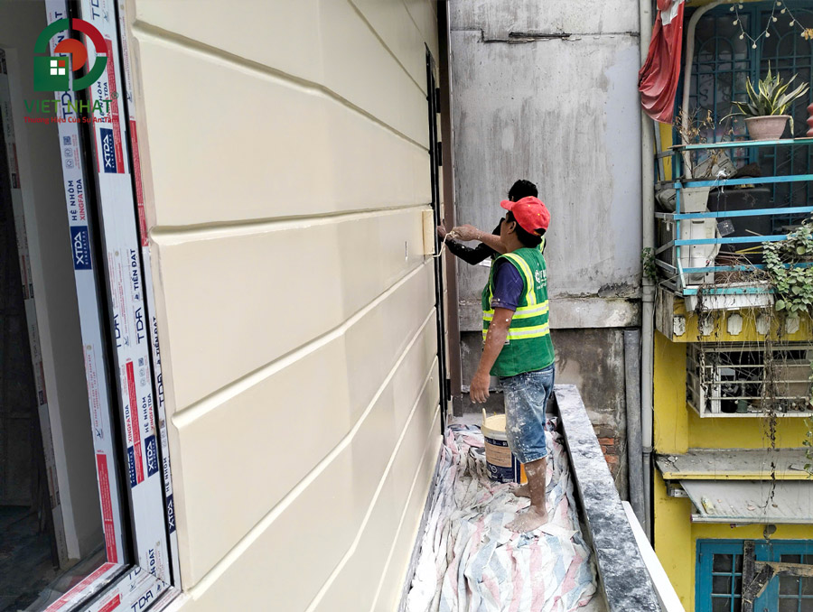 Hình ảnh thi công lăn sơn tường
