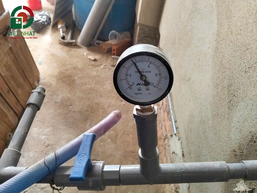 Hình ảnh kiểm tra áp lực nước