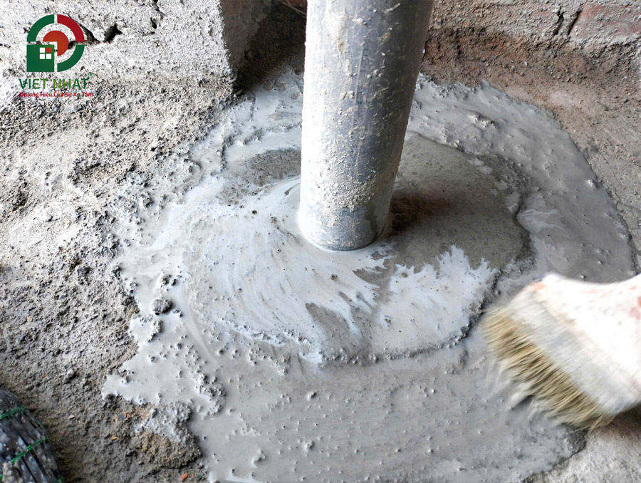 Hình ảnh thi công chống thấm cổ ống