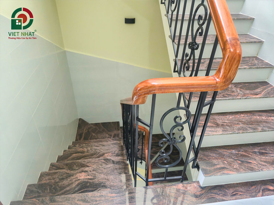 Hình ảnh bàn giao cầu thang bộ