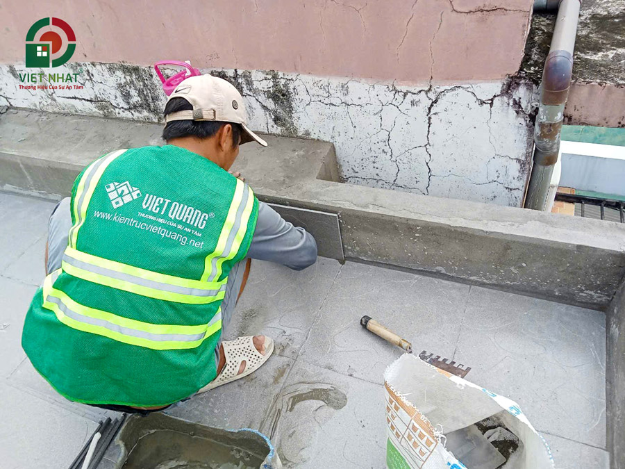 Hình ảnh thi công ốp lát gạch sân thượng