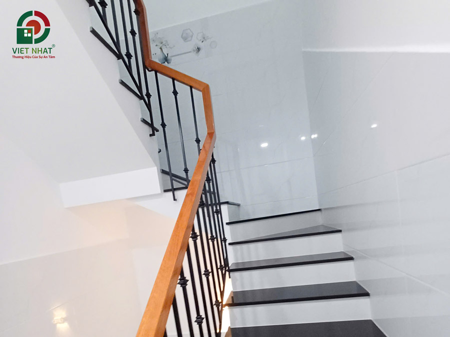 Hình ảnh bàn giao cầu thang bộ