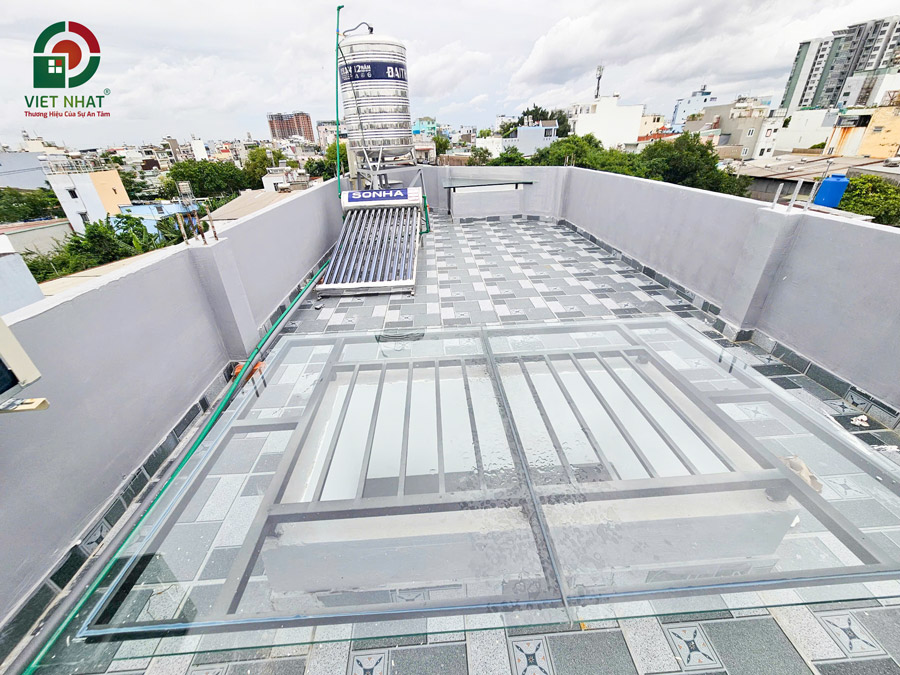 Hình ảnh bàn giao sân thượng sau