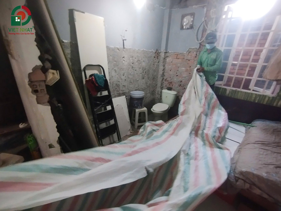 Hình ảnh phủ bạt che bảo quản tài sản