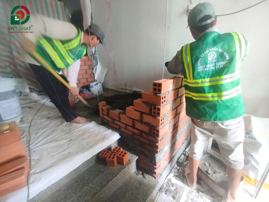 Hình ảnh thi công xây tường bao WC