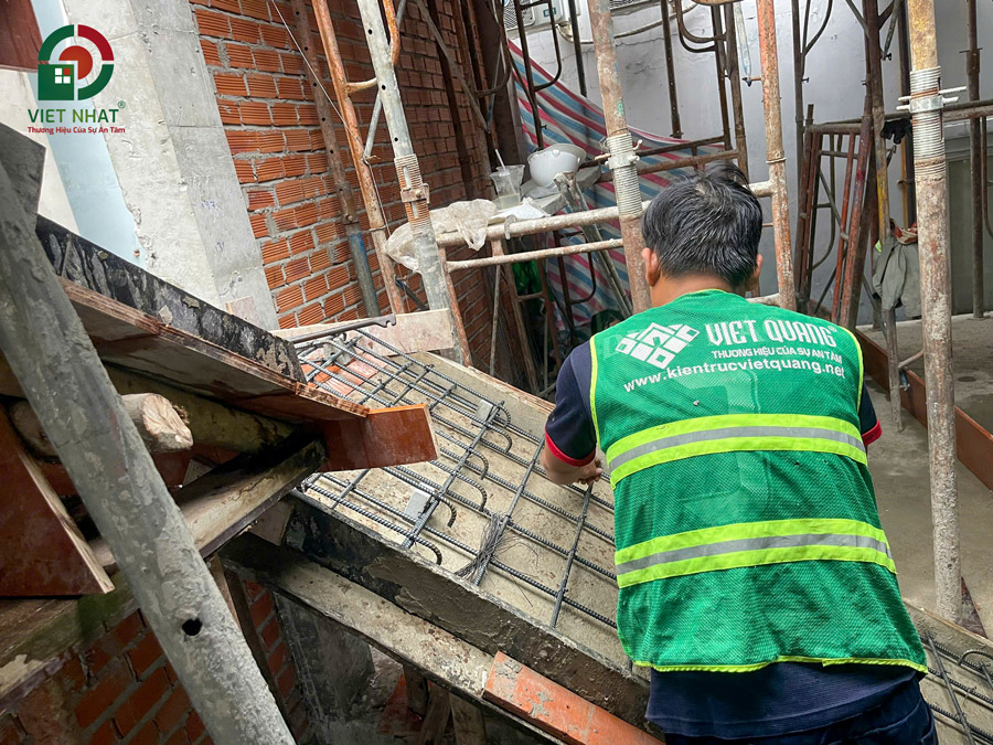 Hình ảnh thi công sắt thép cầu thang bộ