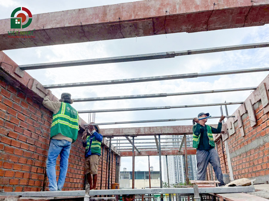 Hình ảnh thi công dựng cốp pha sàn mái
