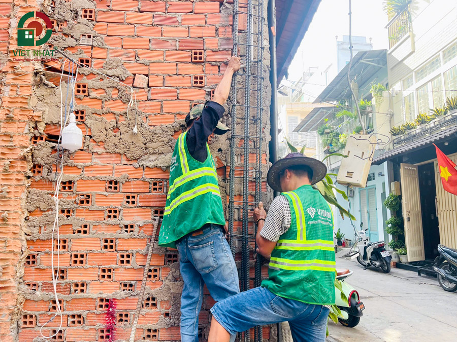 Hình ảnh thi công thép cột tầng 1