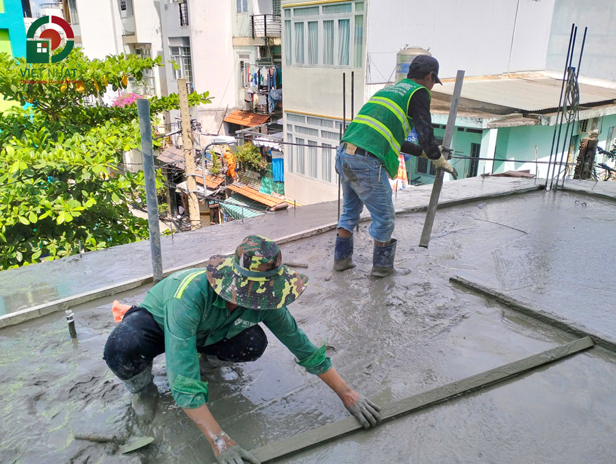 Hình ảnh thi công tráng nền sàn tầng 3