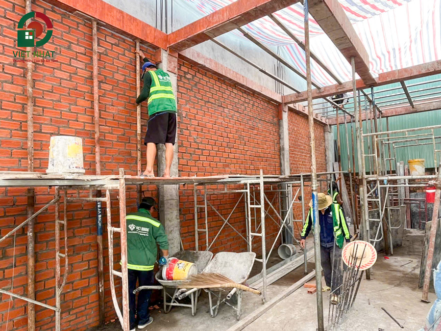 Hình ảnh thi công dựng giàn giáo chống tăng