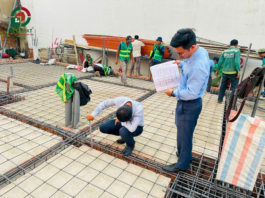 Hình ảnh kiểm tra kỹ thuật thép sàn trệt trước khi đổ bê tông