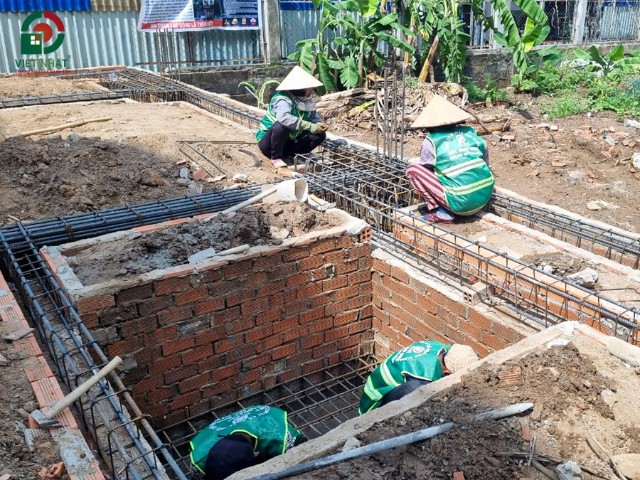 Giai đoạn đổ móng nhà