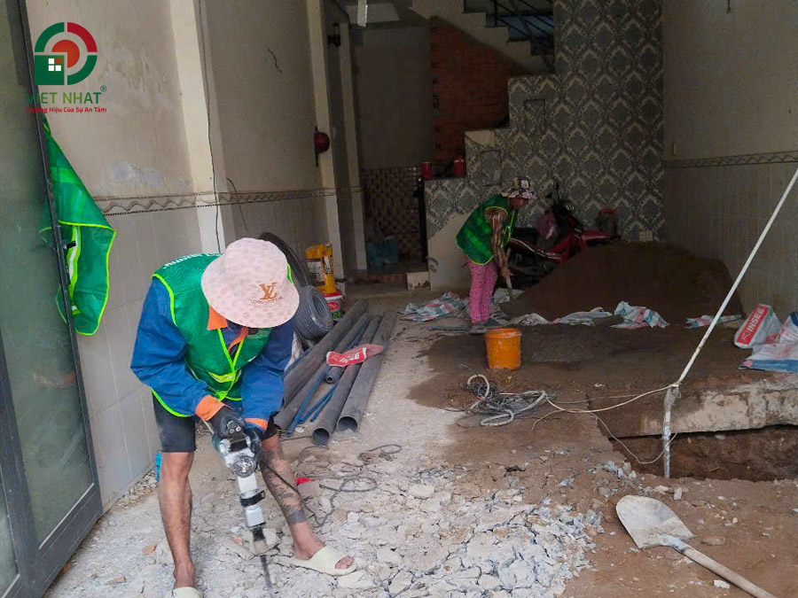 Hình ảnh thi công khoan đục sàn bê tông