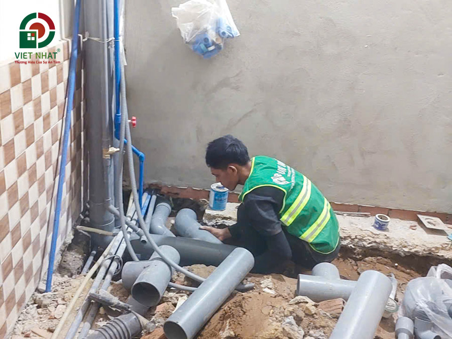 Hình ảnh thi công lắp đặt ống nước âm sàn