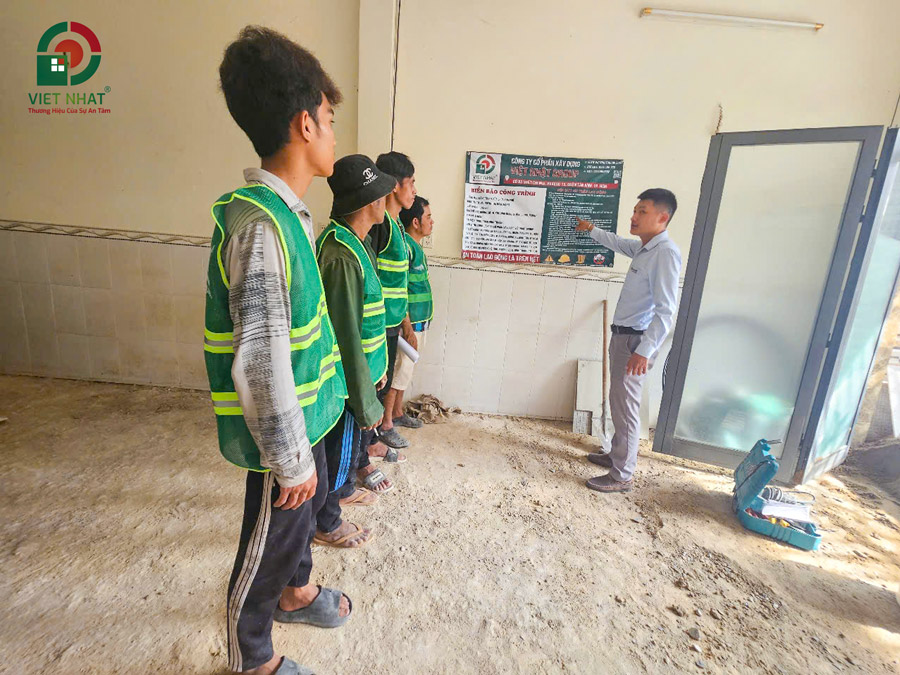 Hình ảnh họp an toàn lao động