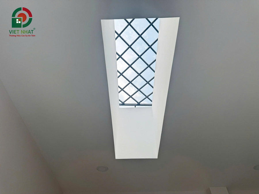 Hình ảnh bàn giao giếng trời