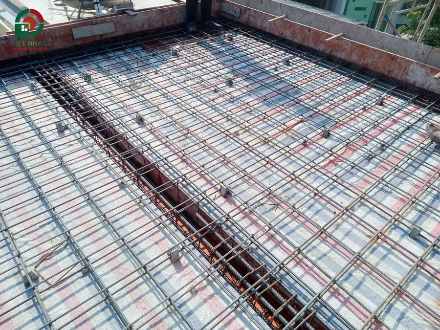 Hình ảnh thi công cốt thép sàn mái