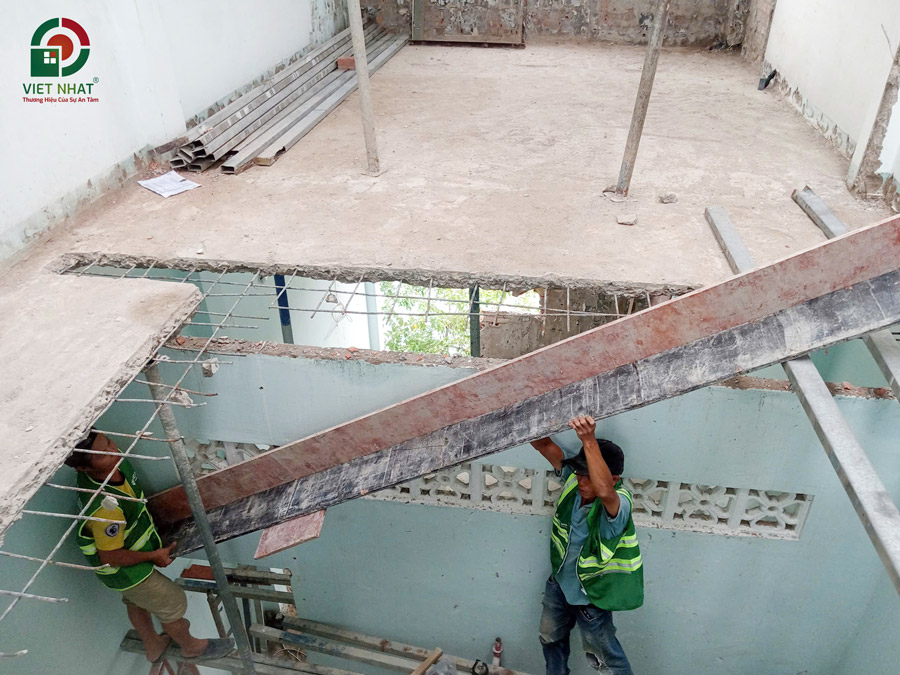 Hình ảnh thi công lắp dựng cốp pha sàn