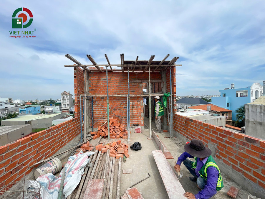 Hình ảnh thi công xây dựng phần thô tầng tum sân thượng