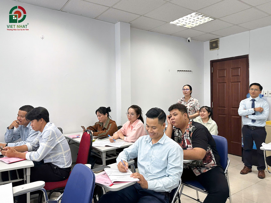 Học kỹ năng tư vấn bán hàng cùng ThS. Nguyễn Văn Tuấn