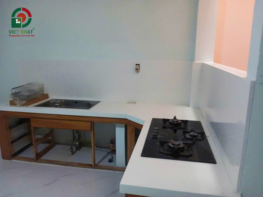 Hình ảnh bàn giao hạng sửa chữa bàn bếp