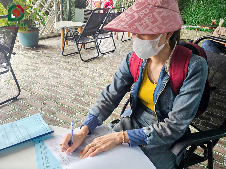 Chị Bền ký hợp đồng thiết kế cùng Việt Nhật Group