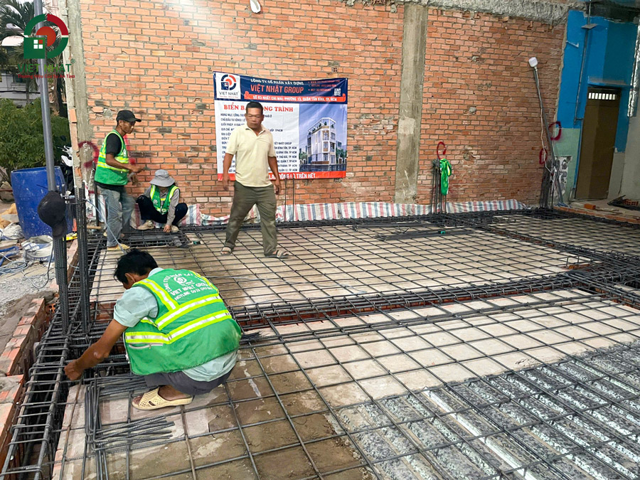 Đánh giá thái độ làm việc của thợ thầy, công nhân