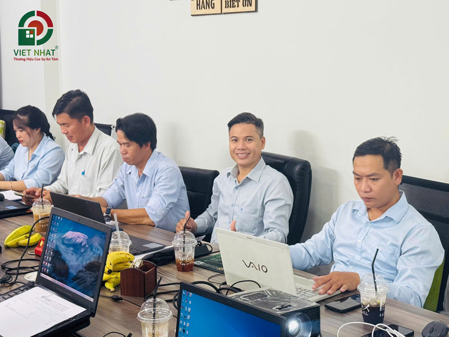 Hình ảnh Việt Nhật Group họp định kỳ tháng 08/2025