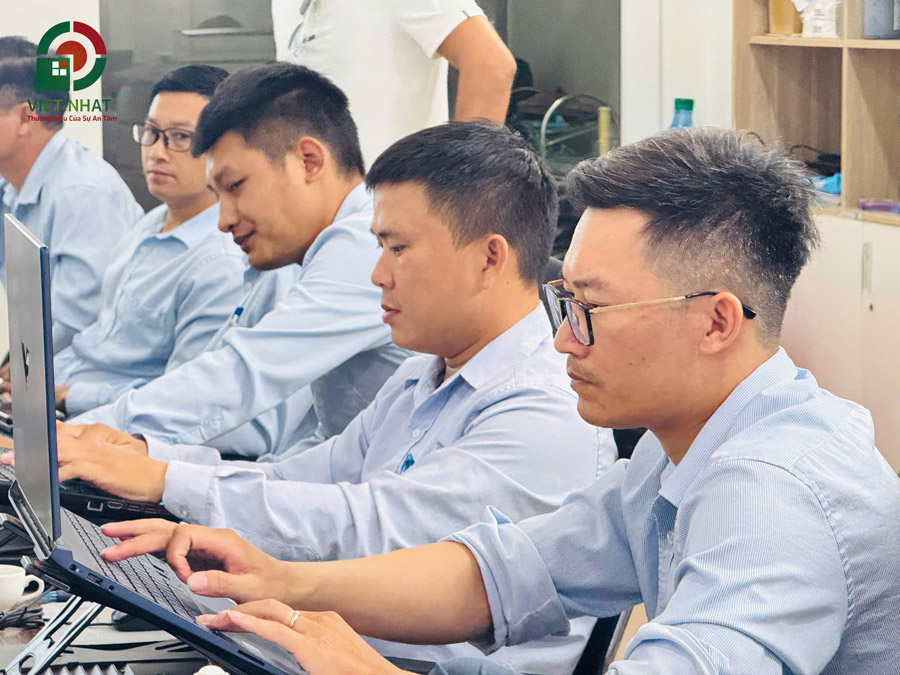 Hình ảnh Việt Nhật Group họp định kỳ tháng 08/2025
