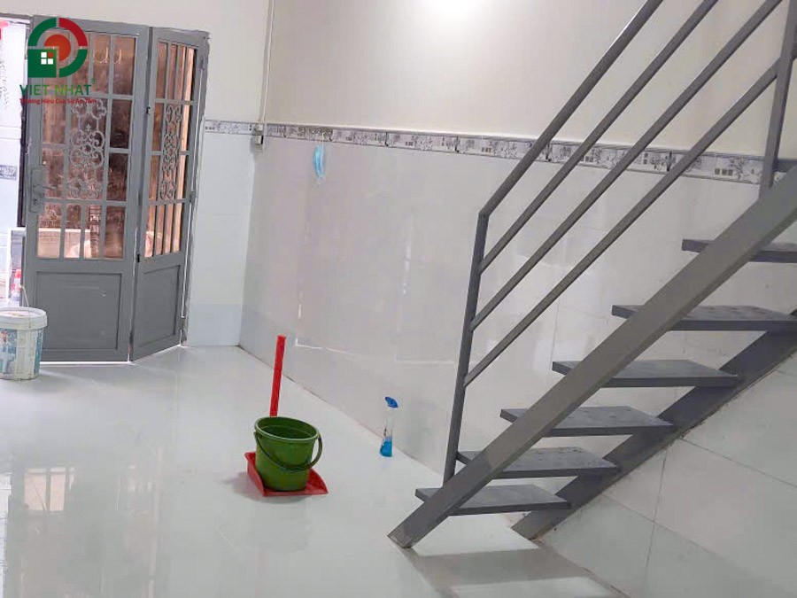 Hình ảnh bàn giao cầu thang sắt lên gác