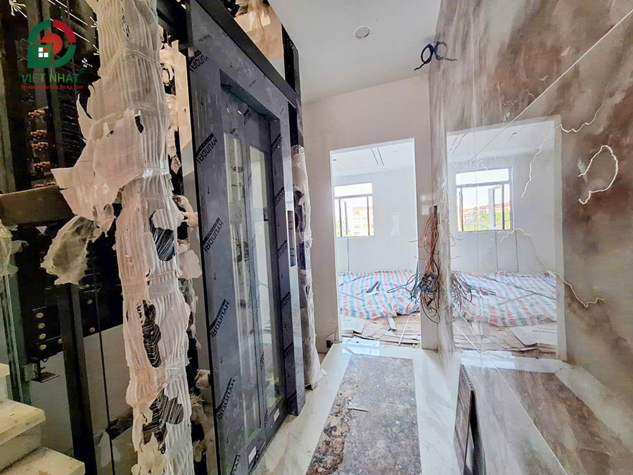 Hình ảnh thi công lắp đặt thang máy