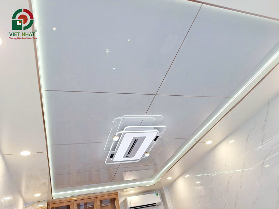 Hình ảnh bàn giao trần phòng khách