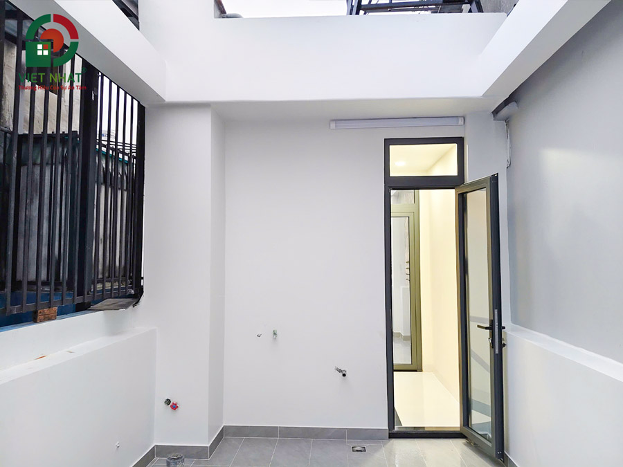 Hình ảnh bàn giao tum che thang