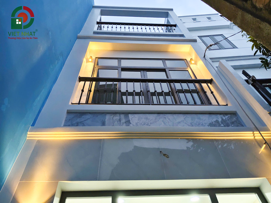 Hình ảnh bàn giao mặt tiền nhà 2 tầng tum sân thượng