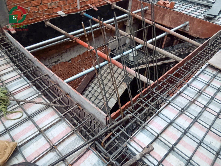 Hình ảnh thi công sắt thép sàn lầu 1
