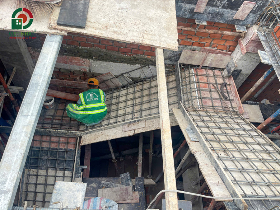 Hình ảnh thi công sắt thép cầu thang bộ