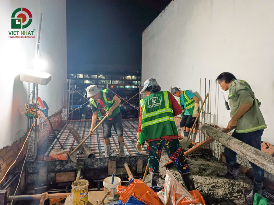 Hình ảnh thi công đổ bê tông sàn lầu 2