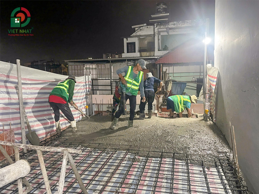 Hình ảnh thi công đổ bê tông sàn lầu 3