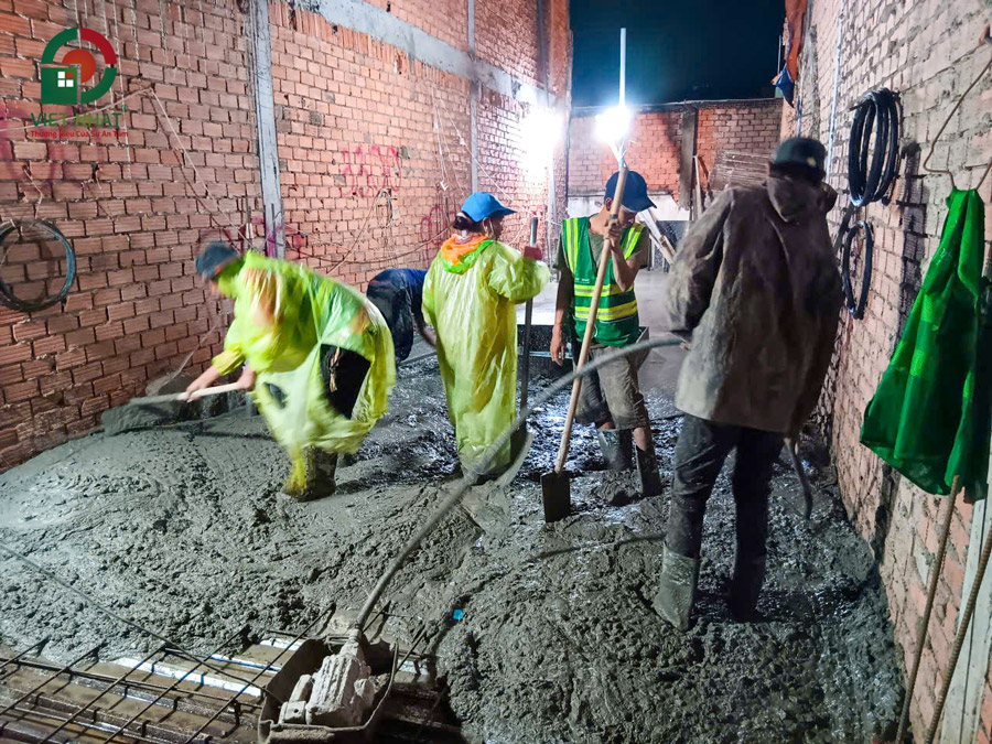 Hình ảnh thi công đổ bê tông sàn trệt