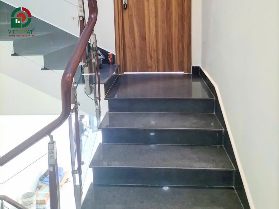 Hình ảnh bàn giao cầu thang bộ