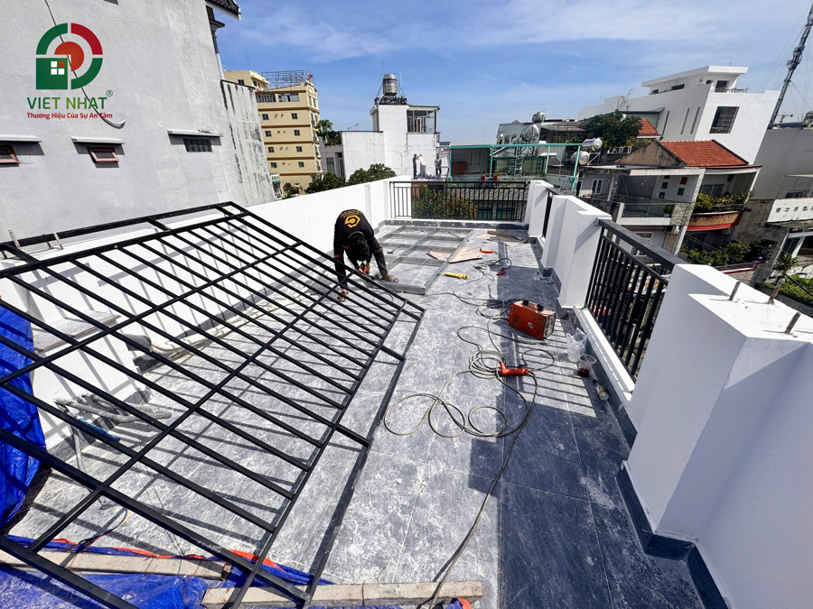 Hình ảnh thi công khung sắt