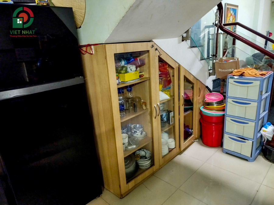 Hình ảnh hiện trạng chân cầu thang
