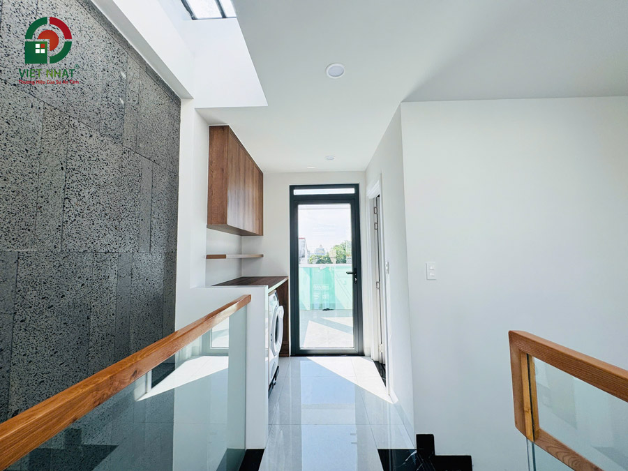 Hình ảnh bàn giao hành lang tum che che thang