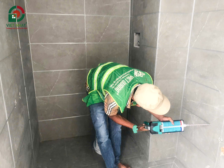 Hình ảnh thi công lắp đặt thiết bị vệ sinh