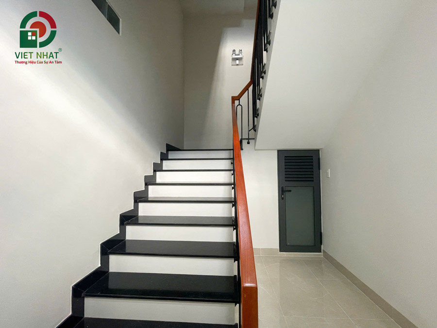 Hình ảnh bàn giao cầu thang bộ